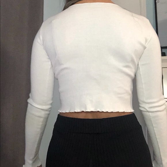 White crop top - Picture 3 of 3